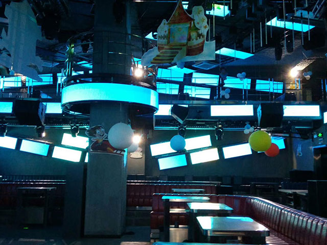 室內酒吧LED顯示屏案例